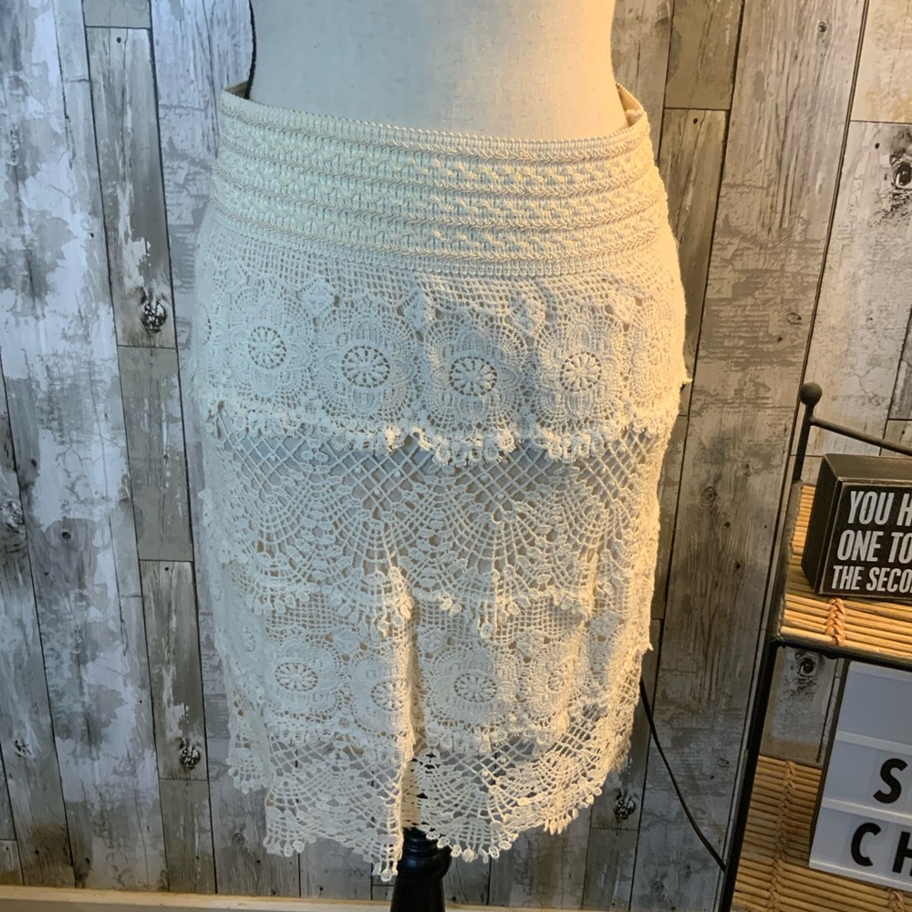 Blue Island Cream Lace Skirt. Size S/M